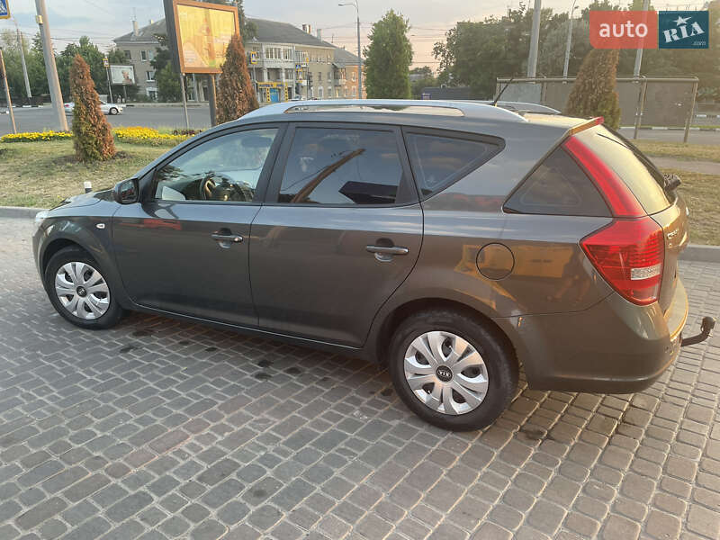 Універсал Kia Ceed 2011 в Харкові