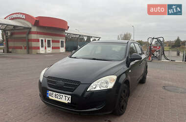 Хетчбек Kia Ceed 2008 в Дніпрі