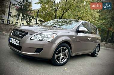 Хетчбек Kia Ceed 2008 в Києві