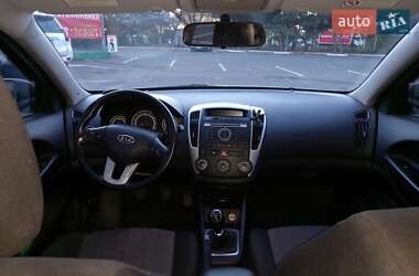 Хэтчбек Kia Ceed 2009 в Чугуеве