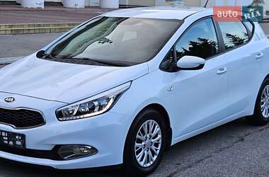 Хетчбек Kia Ceed 2016 в П'ятихатках