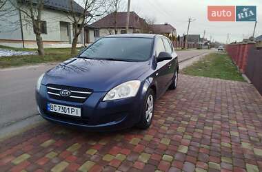 Хэтчбек Kia Ceed 2008 в Владимире