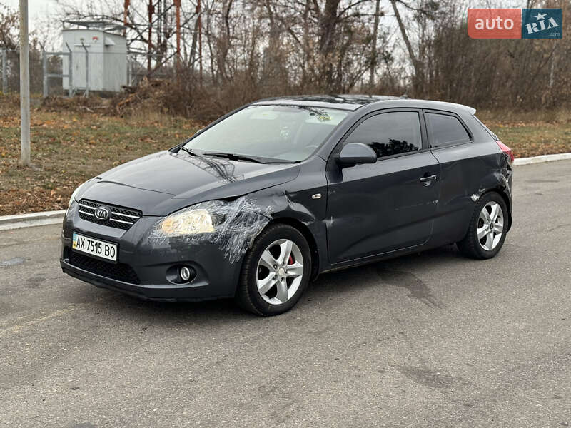 Хэтчбек Kia Ceed 2008 в Валках