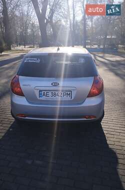 Хэтчбек Kia Ceed 2008 в Каменском