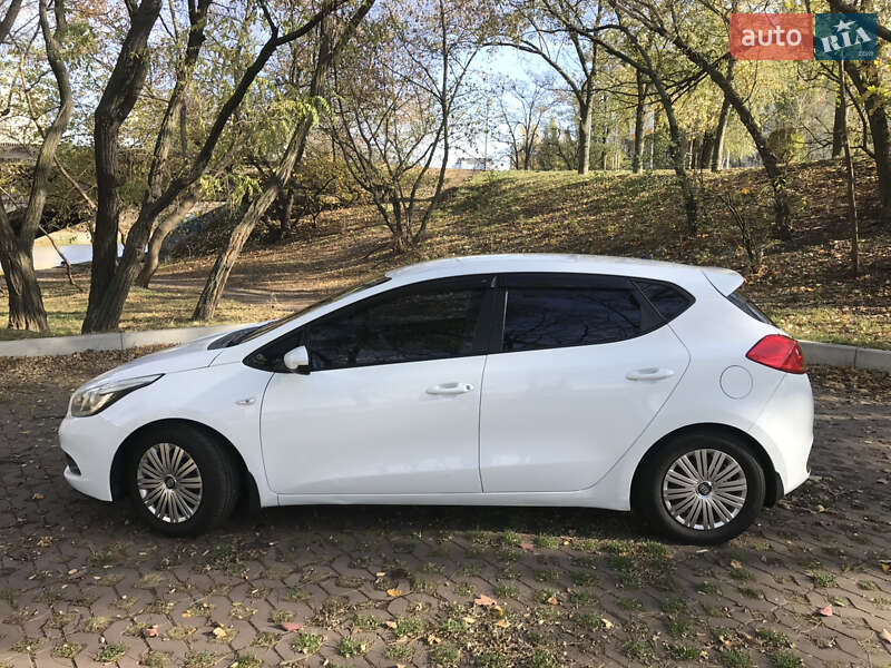 Хэтчбек Kia Ceed 2012 в Киеве