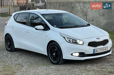 Хэтчбек Kia Ceed 2014 в Виноградове