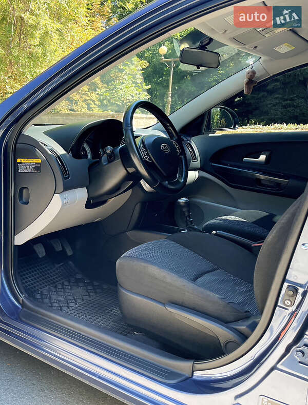 Хетчбек Kia Ceed 2008 в Жовтих Водах