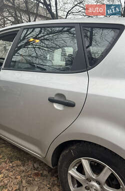 Хэтчбек Kia Ceed 2007 в 