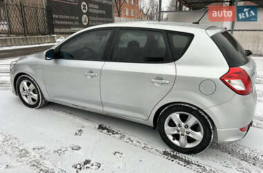 Хэтчбек Kia Ceed 2010 в Чернигове