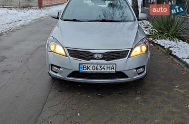 Универсал Kia Ceed 2012 в Ровно