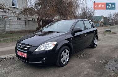 Хетчбек Kia Ceed 2009 в Дніпрі