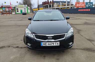 Универсал Kia Ceed 2010 в Кривом Роге