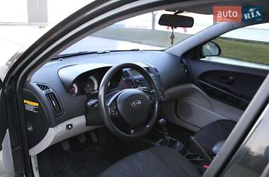 Хэтчбек Kia Ceed 2008 в Кременчуге