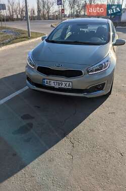 Хетчбек Kia Ceed 2016 в Дніпрі