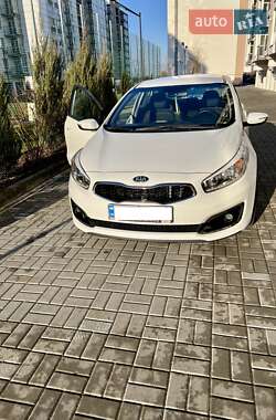 Хетчбек Kia Ceed 2016 в Дніпрі