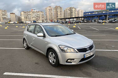 Хэтчбек Kia Ceed 2010 в Киеве