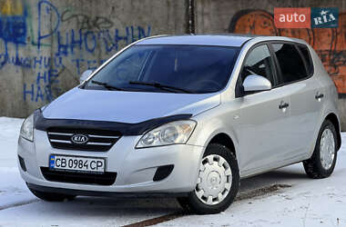 Хетчбек Kia Ceed 2008 в Мені