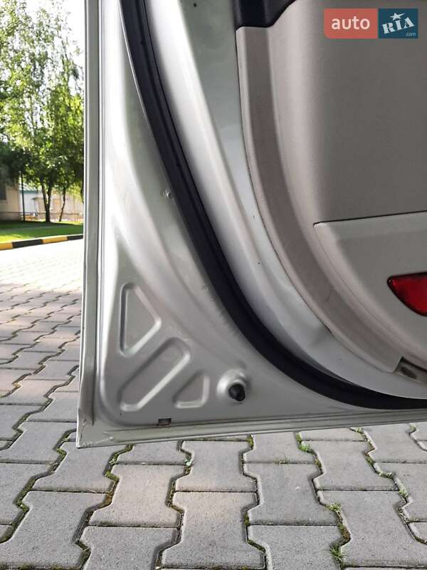 Хэтчбек Kia Ceed 2006 в Александрие