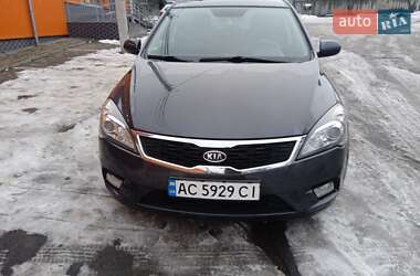 Хэтчбек Kia Ceed 2009 в Ровно