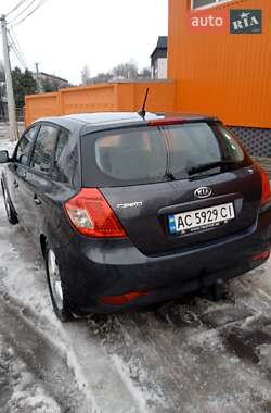 Хэтчбек Kia Ceed 2009 в Ровно