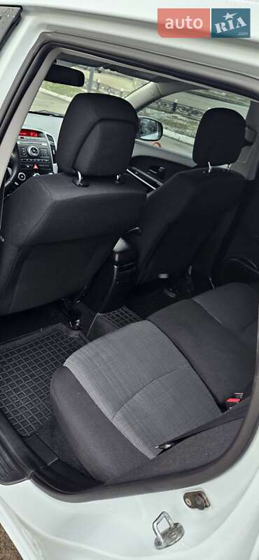 Універсал Kia Ceed 2011 в Ромнах