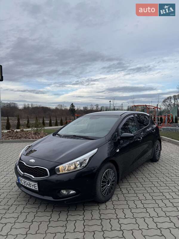 Хетчбек Kia Ceed 2013 в Львові