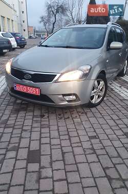 Универсал Kia Ceed 2011 в Ровно