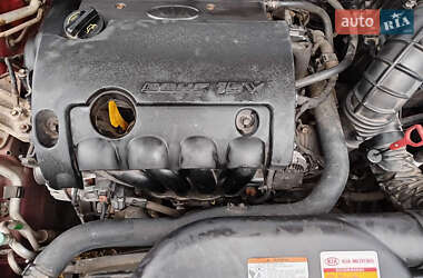 Хэтчбек Kia Ceed 2010 в 