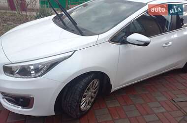 Хэтчбек Kia Ceed 2016 в 