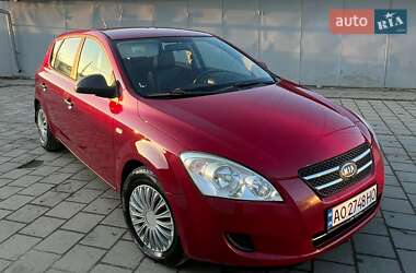 Хетчбек Kia Ceed 2008 в Ужгороді