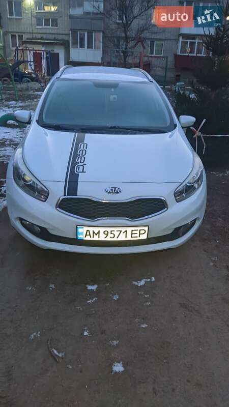 Универсал Kia Ceed 2012 в Коростене