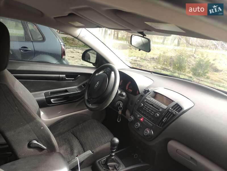 Универсал Kia Ceed 2008 в Львове