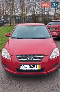 Хэтчбек Kia Ceed 2007 в 