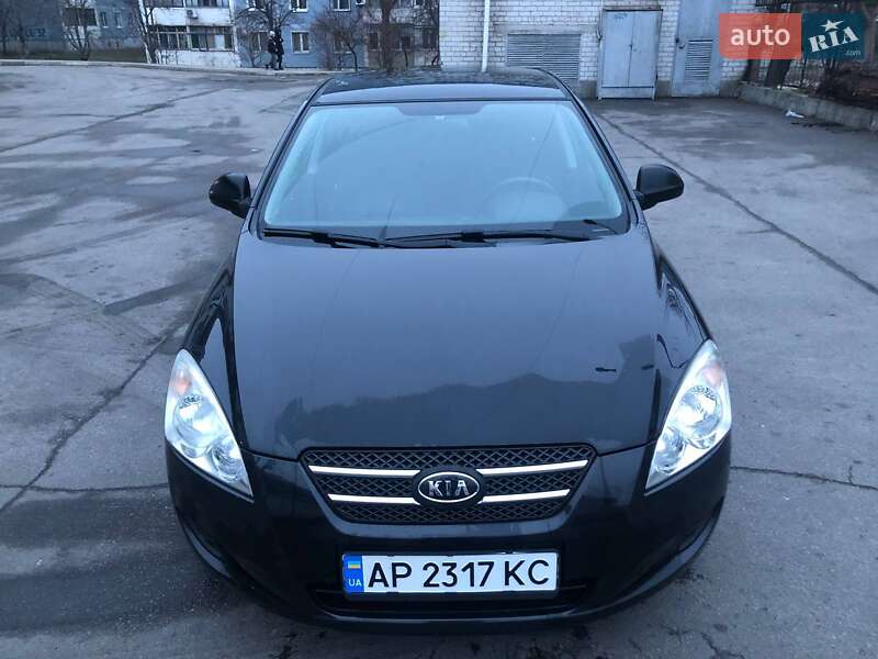 Хэтчбек Kia Ceed 2008 в Запорожье