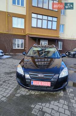 Универсал Kia Ceed 2008 в Дубно