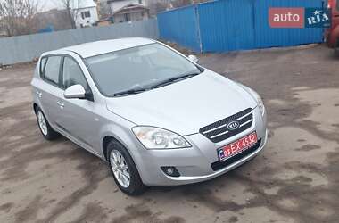 Хэтчбек Kia Ceed 2007 в 