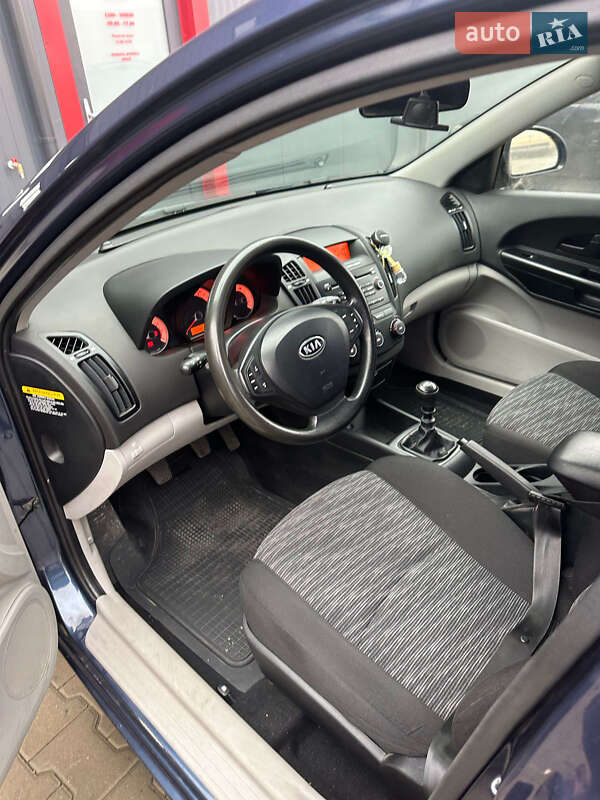 Хэтчбек Kia Ceed 2008 в Тячеве фото 9 Хэтчбек Kia Ceed 2008 в Тячеве