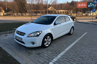 Хэтчбек Kia Ceed 2008 в Львове