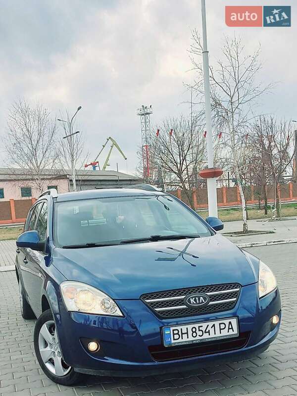 Универсал Kia Ceed 2009 в Измаиле