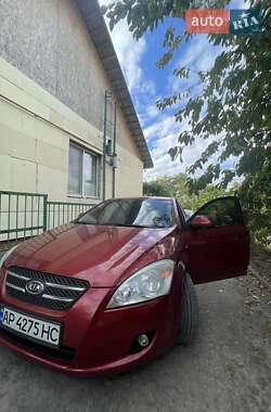 Хетчбек Kia Ceed 2008 в 