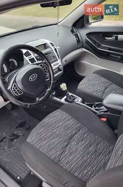 Хэтчбек Kia Ceed 2008 в Львове