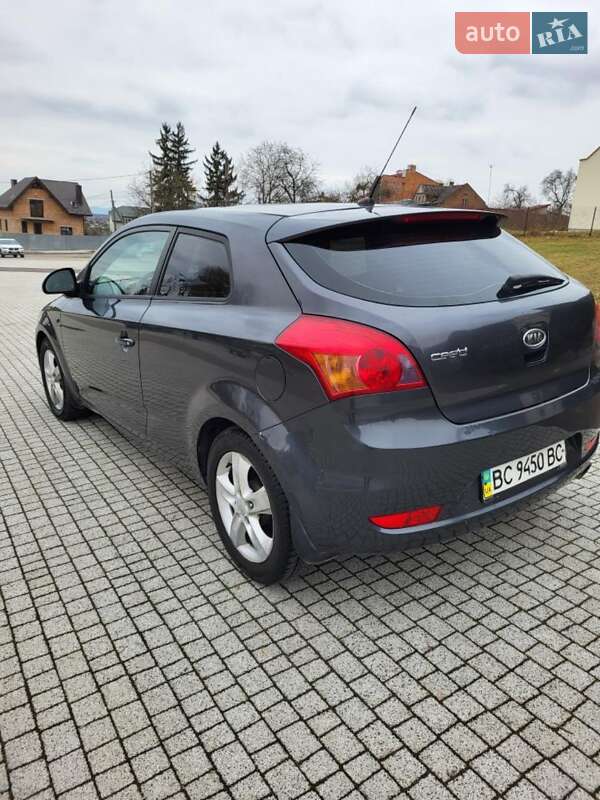 Хэтчбек Kia Ceed 2008 в Львове