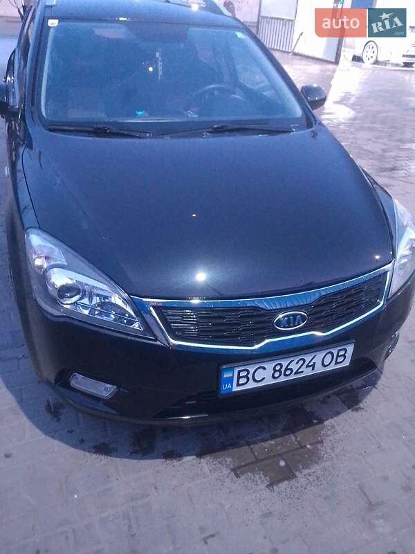 Универсал Kia Ceed 2009 в Жовкве