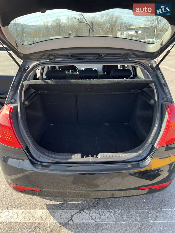 Хэтчбек Kia Ceed 2011 в Черновцах