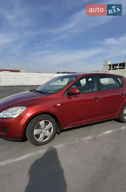 Хэтчбек Kia Ceed 2009 в Львове