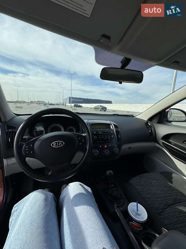 Хэтчбек Kia Ceed 2009 в Львове