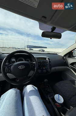 Хэтчбек Kia Ceed 2009 в Львове