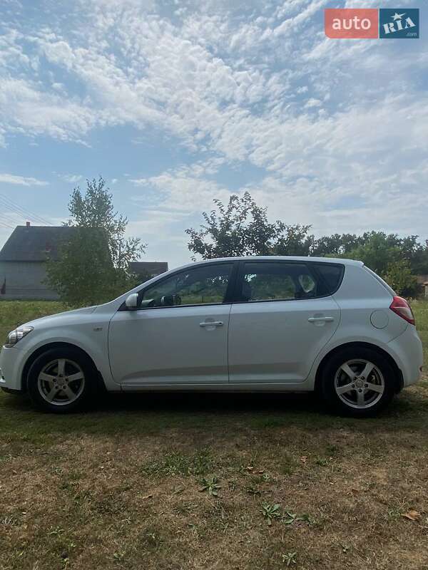 Хетчбек Kia Ceed 2012 в Береговому