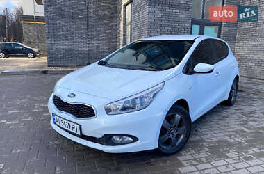 Хэтчбек Kia Ceed 2013 в 