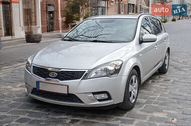 Хэтчбек Kia Ceed 2011 в Днепре